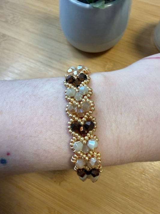 Plochý korálkový náramek